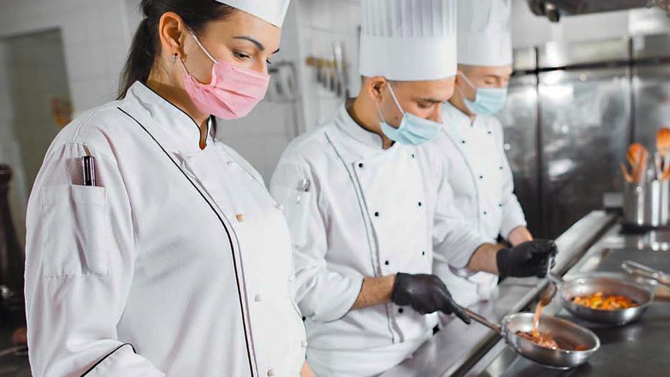 Vertical. “Las estructuras dentro de la cocina siguen siendo jerárquicas y machistas”, dice De Michelis, del colectivo MIGA.
