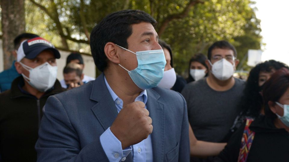 Andrés Arauz se declaró ganador de las elecciones ecuatorianas en redes sociales.