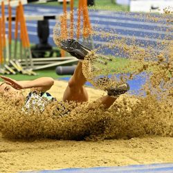 La ucraniana Maryna Bekh-Romanchuk compite durante el salto de longitud femenino de la reunión internacional de atletismo ISTAF INDOOR (Internationales Stadionfest) en Berlín. | Foto:Tobias Schwarz / varias fuentes / AFP