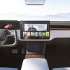 Cómo es el volante aeronáutico de Tesla