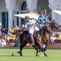 “FACU” SOLA, EN EL POLO DE DUBAI