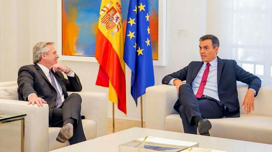 Alberto Fernández con Pedro Sánchez 20210209