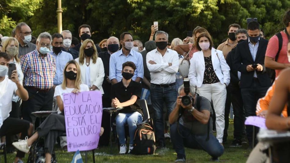 Jornada de juntos por el cambio en el palacio Pizurno-20210209