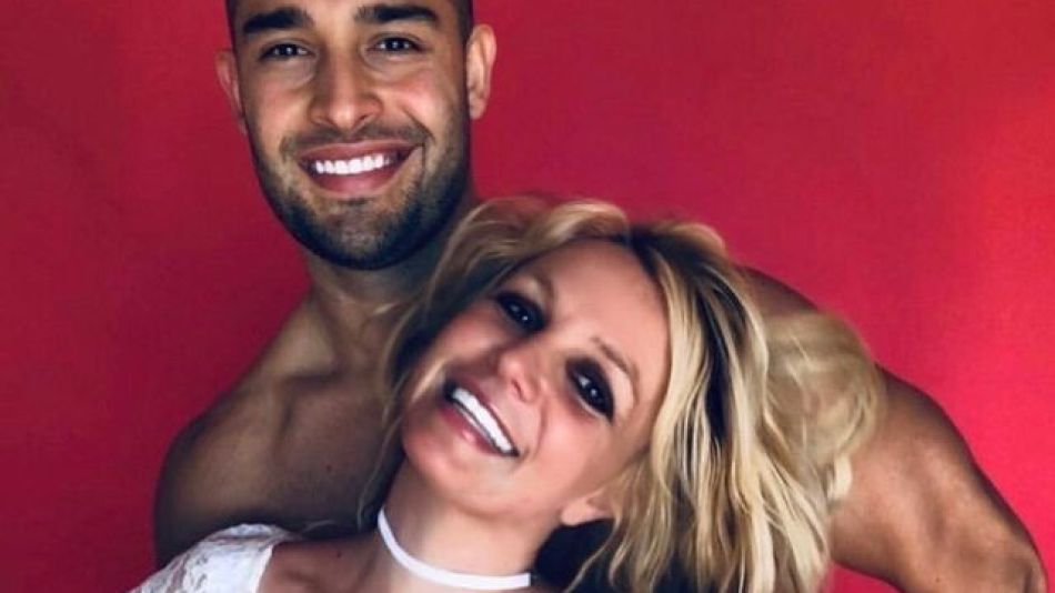Sam Asghari, el novio de Britney Spears, rompió el silencio y disparó contra el padre de la cantante