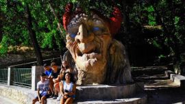 En el mes de agosto, los soportujeros o brujos, tal como se los llama a los habitantes de Soportújar, organizan la Feria del Embrujo que convoca multitudes.