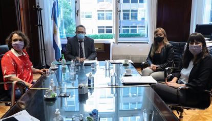 El ministro de Desarrollo Productivo se reunió con las diputadas Mara Brawer, Carolina Gaillard y la senadora Anabel Sagasti