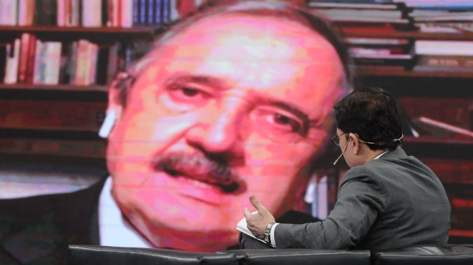 El embajador Ricardo Alfonsín, en la entrevista con Jorge Fontevecchia.
