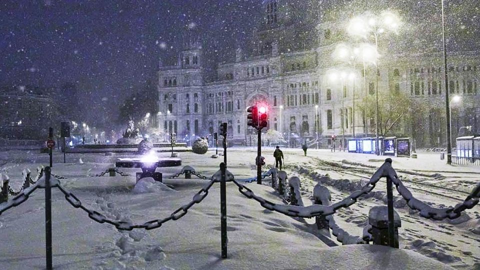 Madrid. La nevada es un foco que alumbra la situación actual.