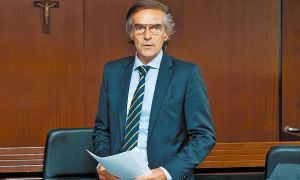 El camarista Hornos podría ser apartado de la presidencia de Casación por sus visitas a Macri