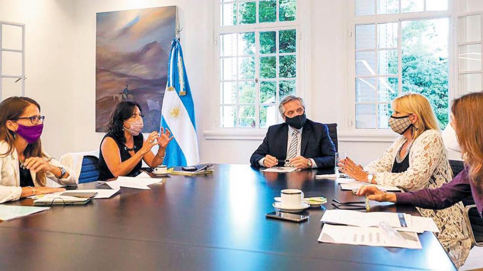 Reunión. El presidente Alberto Fernández encabezó ayer el encuentro en Olivos.