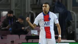 Kylian Mbappé dejó al Barcelona de Messi al borde de la eliminación de la Champions. //AFP