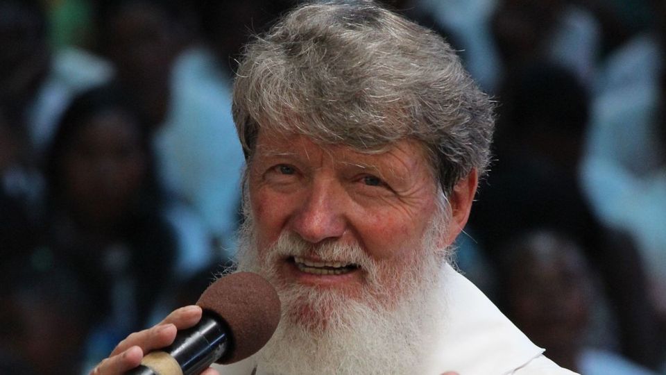 El cura argentino nominado al premio Nobel de la Paz, Pedro Opeka.