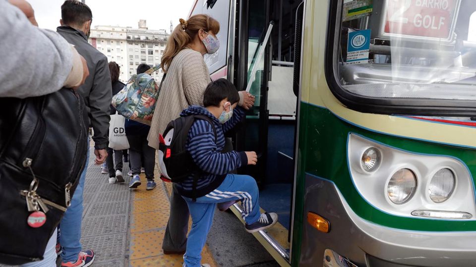 regreso a clases transporte publico 20210217