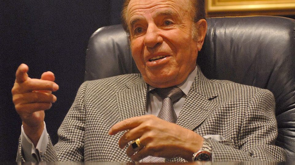 El anillo de oro que le robaron a Carlos Menem