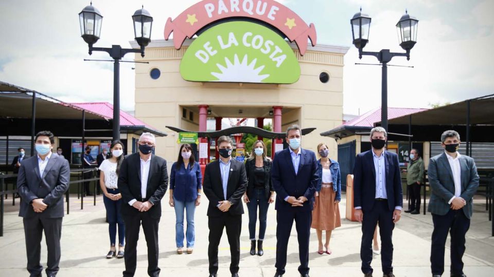 Aquafan: Con la presencia de Sergio Massa y Axel Kicillof se realizó la reapertura oficial de la primera etapa del Parque de la Costa.
