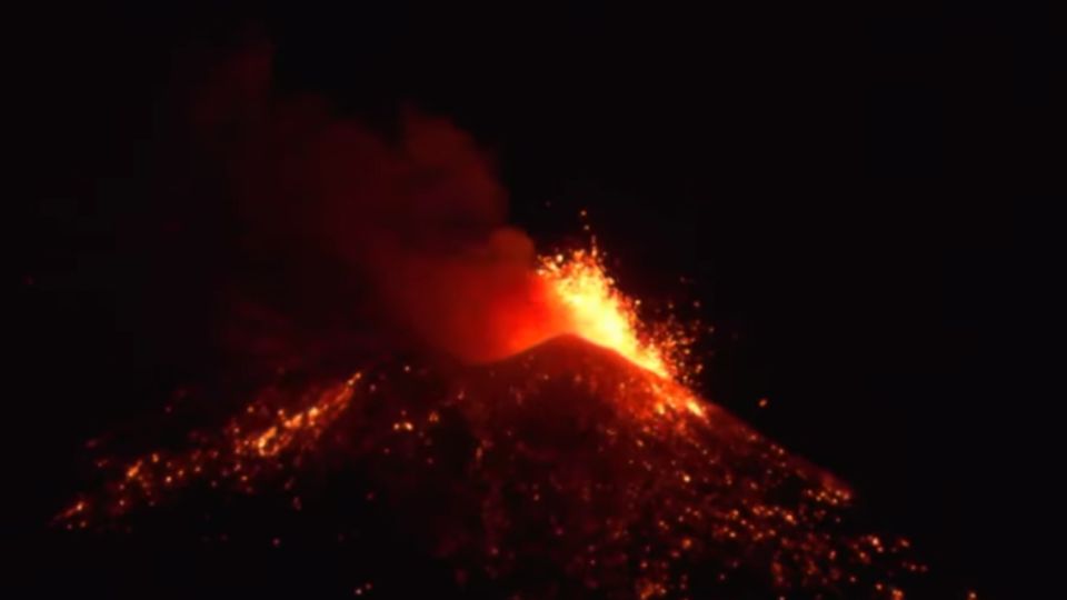 Erupción del volcán Etna el 16 de febrero de 2021.