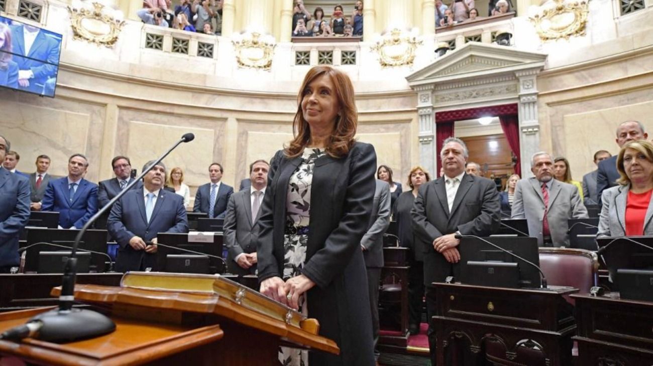 Cristina Kirchner asumió como senadora.