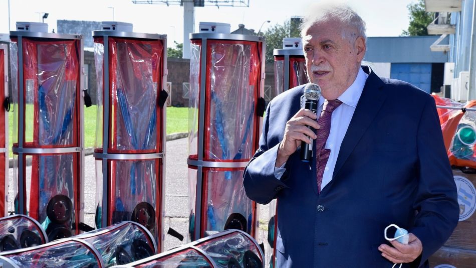 Argentina recibió 22 cápsulas de aislamiento para traslados de pacientes.