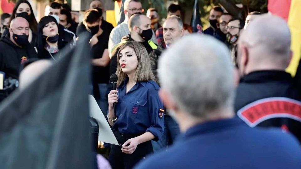 La influencer fue suspendida por sus publicaciones xenófobas.