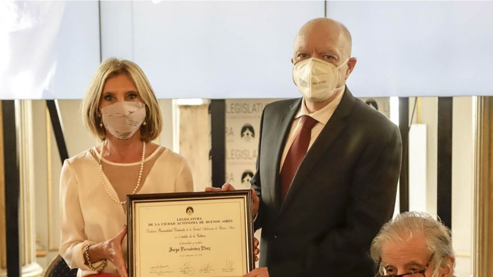 Jorge Fernández Díaz y la diputada María Luisa González Estevarena.
