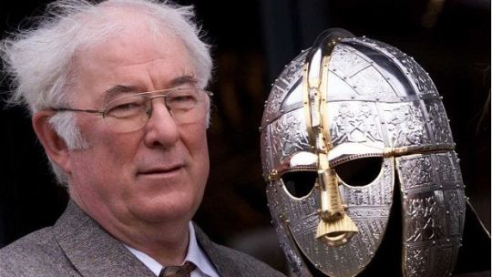 Seamus Heaney, el excavador en Sutton Hoo