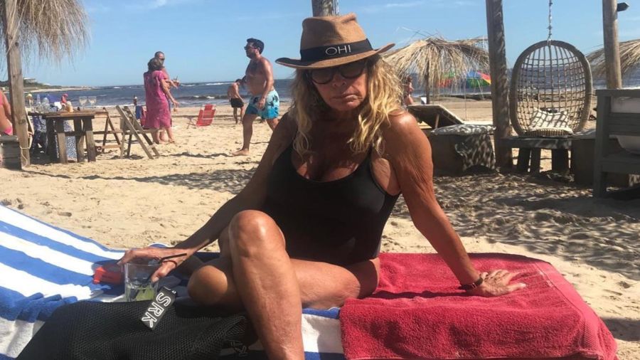 Viuda de su último marido, Martín Bernt, Pata hace negocios inmobiliarios y relaciones públicas