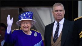 La reina Isabel II junto a Andrés de York