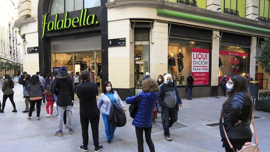 Falabella. La cadena anunció que cierra locales en Mendoza, San Juan, Córdoba y Rosario.