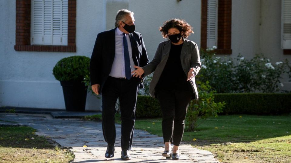 Alberto Fernández con su ministra de Salud, Carla Vizzotti
