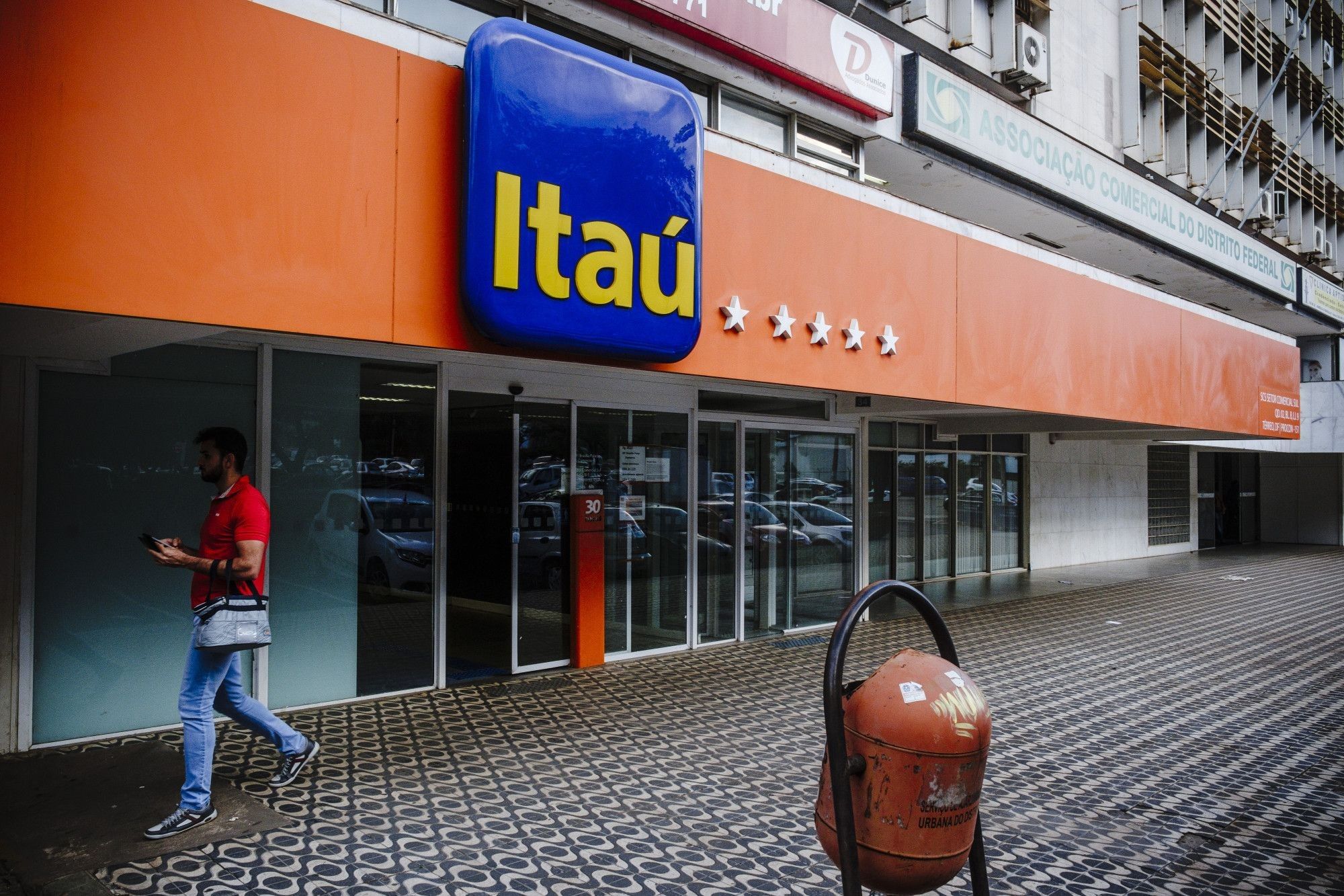 Itau Unibanco Holding SA Bank Branches As The Company Postpones Acquisition Of CorpBanc