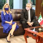 Fabiola Yáñez y el vestido azul que se robó las miradas en su paso por México