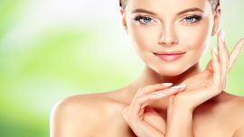 Según el ayurveda, no solo nos nutrimos a través de lo que comemos sino también con los productos que nos aplicamos sobre la piel.