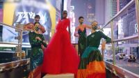 Así de original fue presentada la nueva colección de Carolina Herrera
