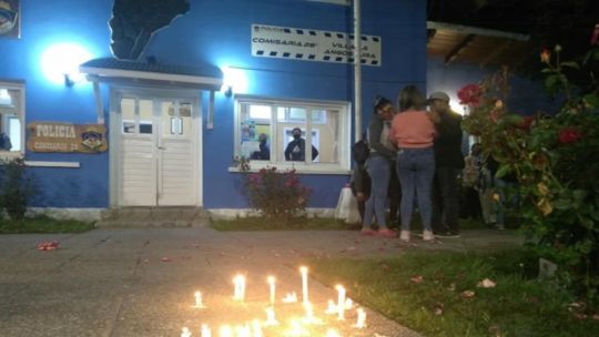 La Comisaría 28 de Villa Langostura, establecimiento policial donde Guadalupe Curual denunció a su ex pareja antes de ser asesinada.