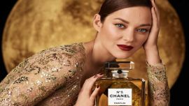 mítica fragancia La actriz francesa Marion Cotillard, con la luna de fondo, es la nueva imagen del famoso perfume.