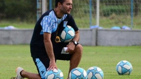 EN EL 'IMPERIO'. Tras su paso por la docencia, Sastre hoy forma parte del cuerpo técnico del 'León'. Dice que lo 'inspiró' su 'referente', Marcelo Bielsa.