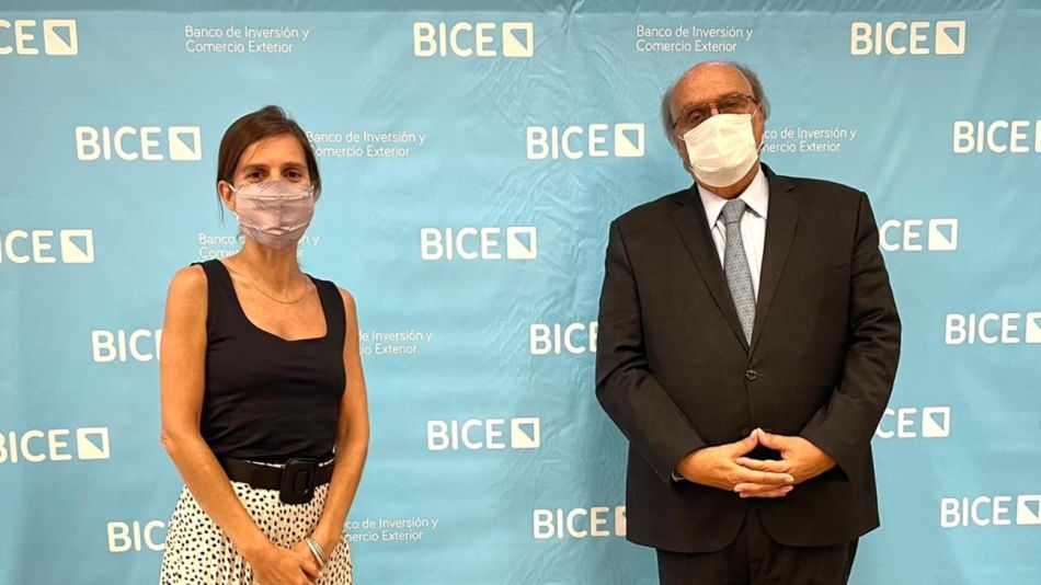 Fernanda Raverta, titular de ANSES, y José Ignacio de Mendiguren, titular del BICE