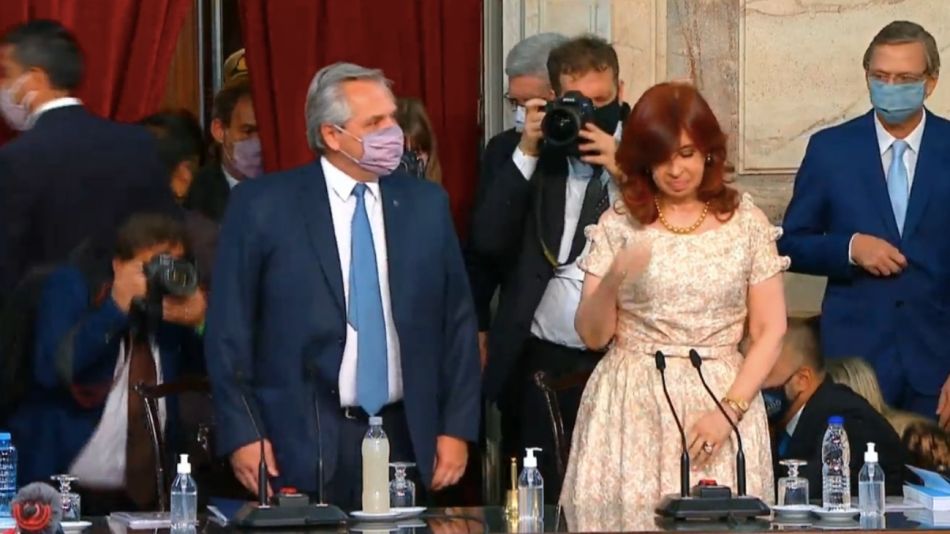 Alberto Fernández antes de su discurso.