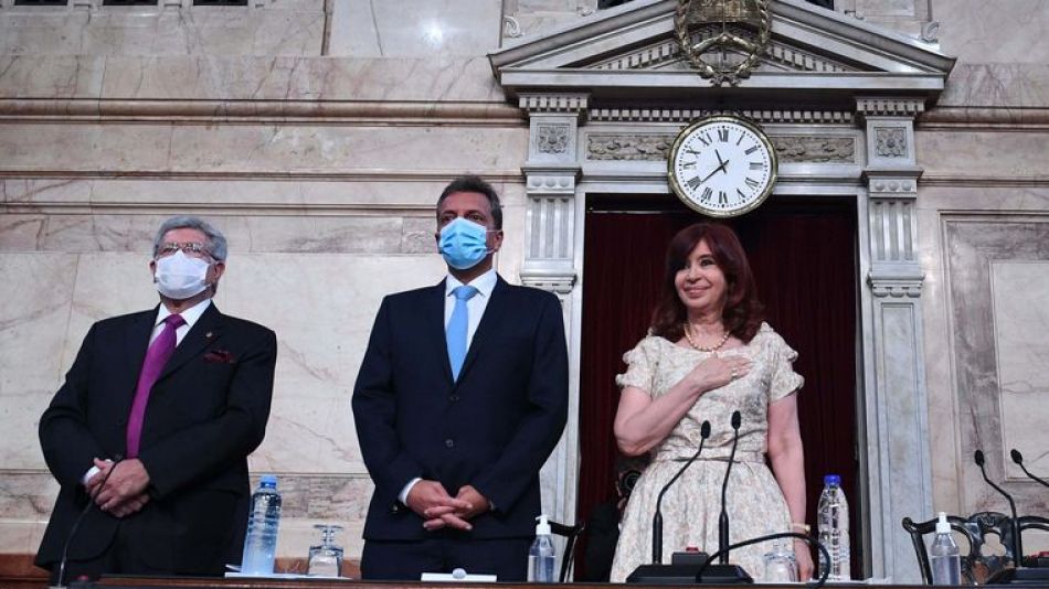 Cristina Kirchner y el look sin barbijo para la Apertura de sesiones ordinarias en el Congreso