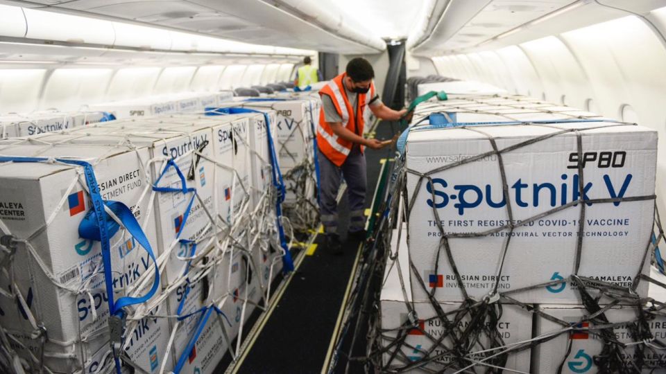 El nuevo cargamento con dosis de Sputnik V llegó este lunes 1 de marzo a Argentina.