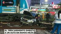 El tren Sarmiento embistió un automóvil 