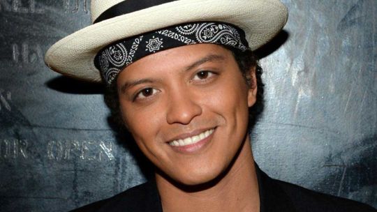 BRUNO MARS
