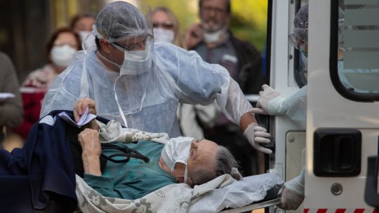 El coronavirus en Argentina contagió a más de 2 millones de personas y se llevó a 52 mil víctimas fatales.