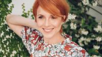 Carla Peterson ya lleva el corte de pelo corto que más se verá en 2021