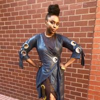 Quién es Chimamanda Ngozi Adichi, la escritora feminista elegida por Beyoncé