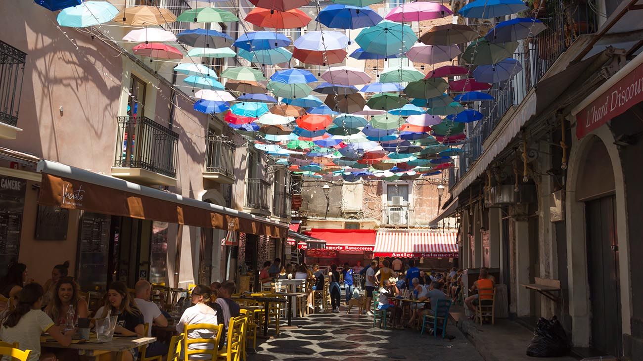 El pueblito de Randazzo, en Catania, Sicilia