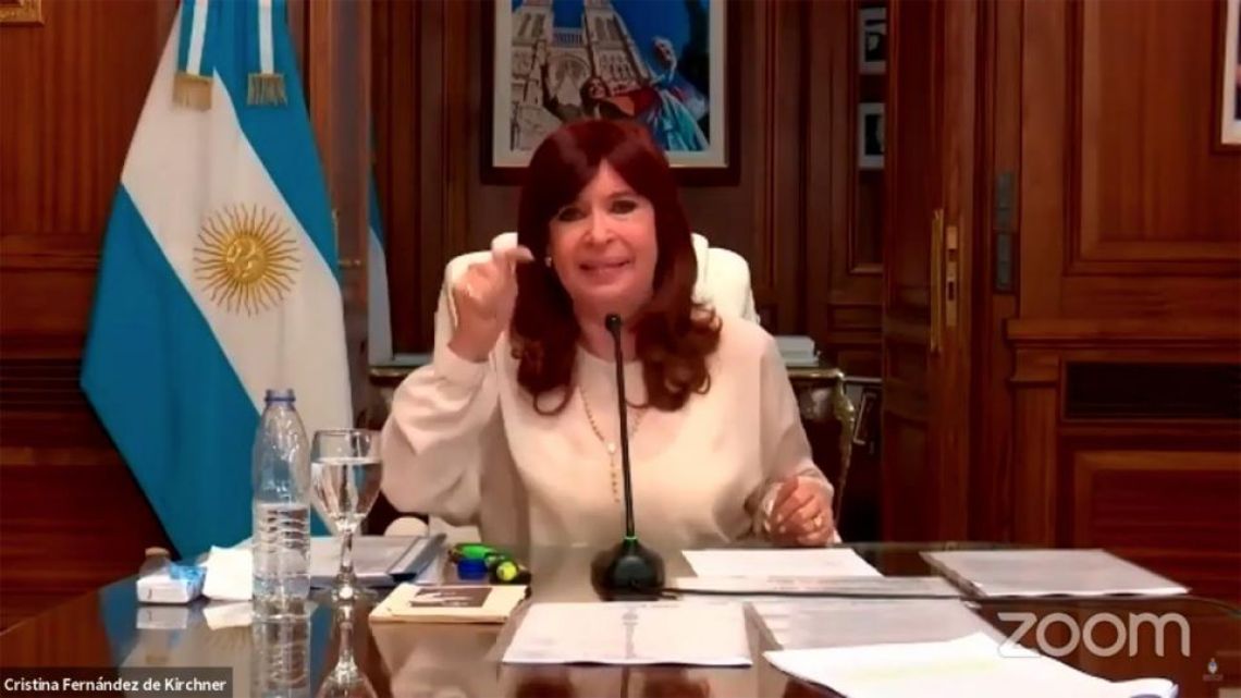 Vice-President Cristina Fernández de Kirchner gives evidence in the 'dollar futures' case.