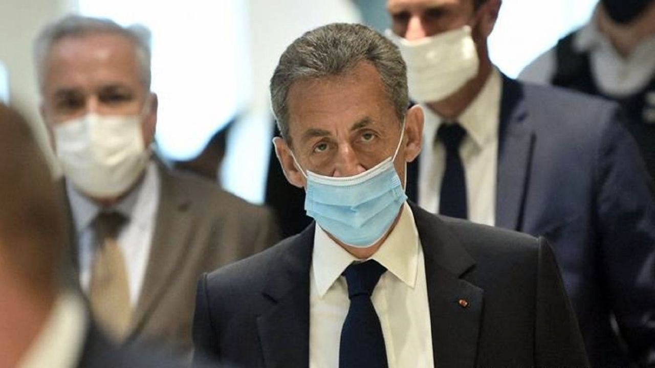 Nicolas Sarkozy saliendo del juzgado.  | Foto:CEDOC