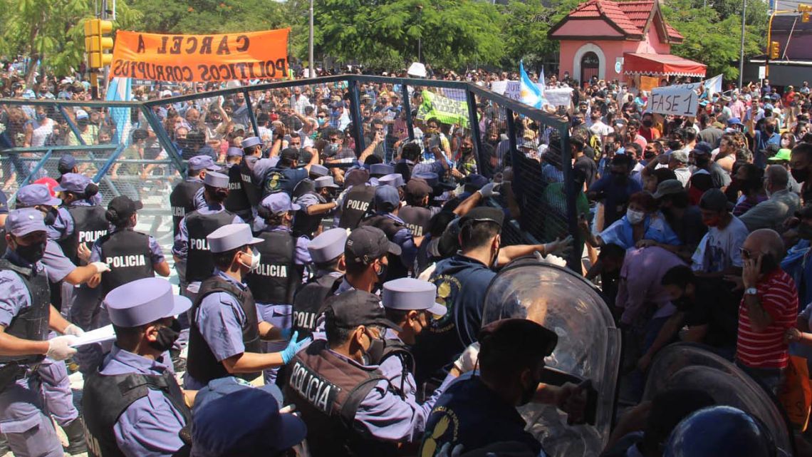 Protests in Formosa. 