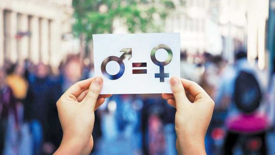 Injusto. Solo dos de cada diez puestos de decisión son ocupados por mujeres.
